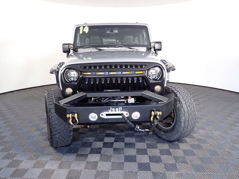 Used 2014 Jeep Wrangler Unlimited Rubicon w/ Connectivity Group image 9