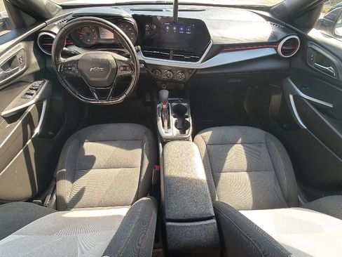 Used 2025 Chevrolet Trax RS FWD image 29