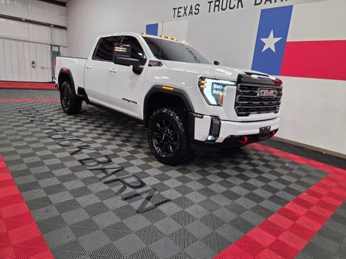 Used 2024 GMC Sierra 2500 AT4 w/ AT4 Premium Plus Package AWD/4WD image 24