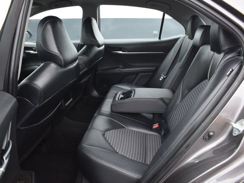 Used 2024 Toyota Camry SE FWD image 12