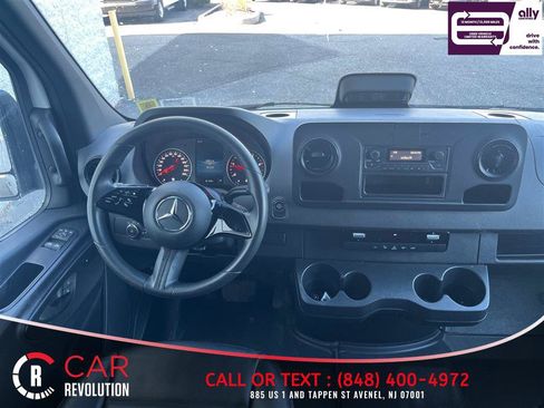 Used 2025 Mercedes-Benz Sprinter 2500 image 24