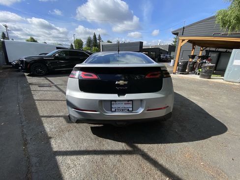 Used 2012 Chevrolet Volt Premium w/ Premium Trim Package FWD image 5