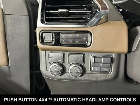 Used 2025 GMC Yukon XL Denali Ultimate AWD/4WD image 15
