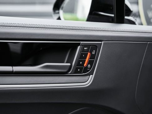 Used 2026 Porsche Cayenne Turbo image 35