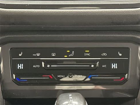 Certified 2022 Volkswagen Tiguan SE image 15