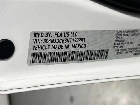 Used 2022 Jeep Compass Limited image 30