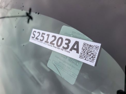 Used 2015 Toyota Prius Four image 17