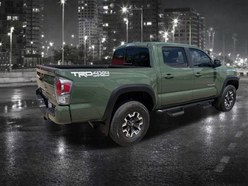 Used 2021 Toyota Tacoma TRD Off-Road w/ Technology Package AWD/4WD image 6