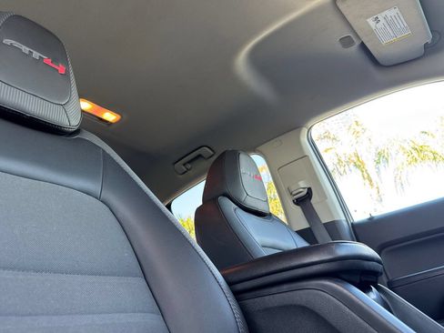Certified 2022 GMC Canyon AT4 w/ Trailering Package AWD/4WD image 17