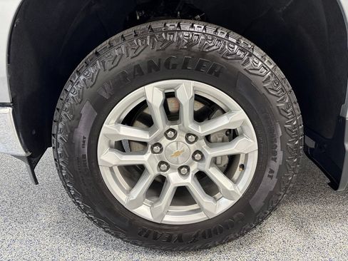 Used 2024 Chevrolet Silverado 1500 LT AWD/4WD image 41