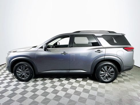 Used 2024 Nissan Pathfinder SV FWD image 4