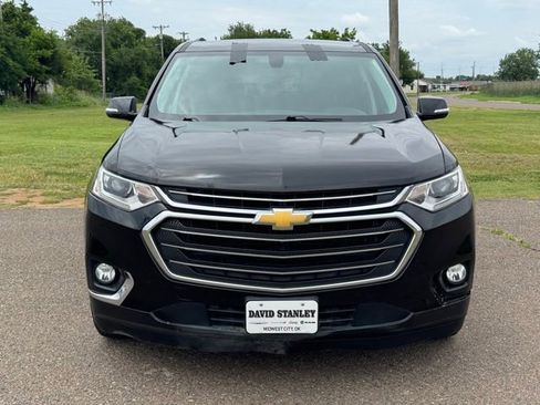 Used 2019 Chevrolet Traverse LT FWD image 2