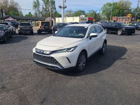 Used 2021 Toyota Venza XLE AWD/4WD image 2