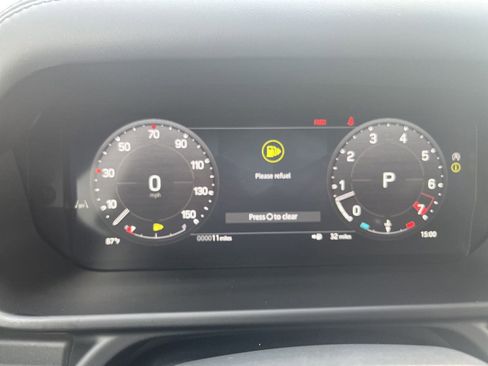 Used 2025 Land Rover Defender 90 X-Dynamic SE AWD/4WD image 17
