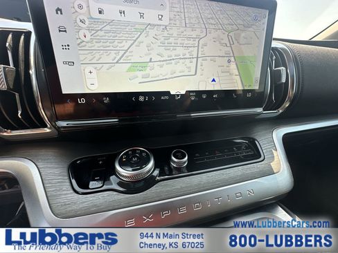 Used 2025 Ford Expedition Platinum AWD/4WD image 19