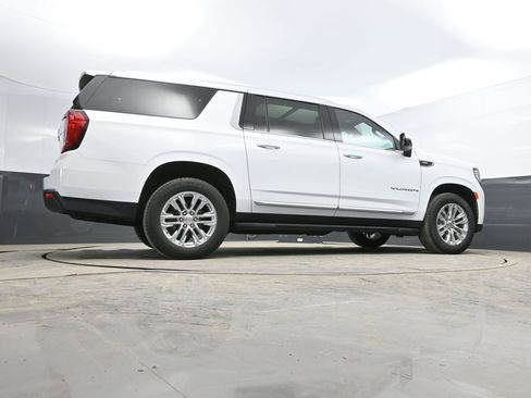 Used 2023 GMC Yukon XL SLT w/ SLT Luxury Package image 38
