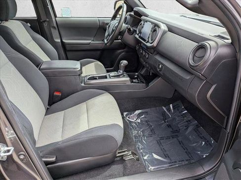 Used 2022 Toyota Tacoma TRD Sport w/ Technology Package RWD image 21