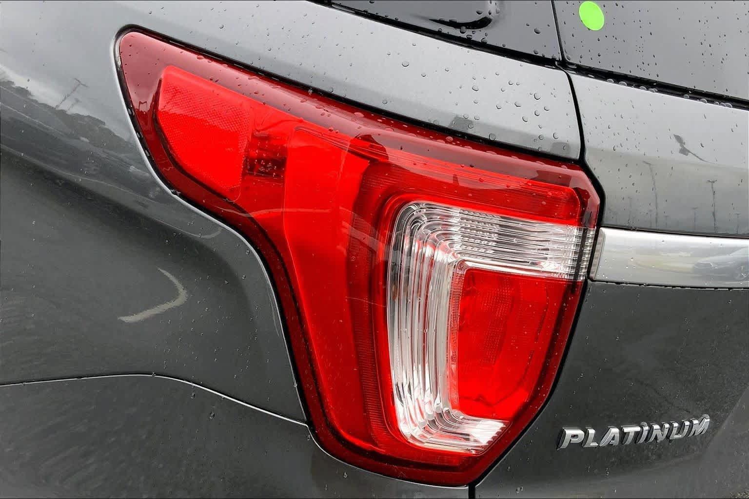 Used 2016 Ford Explorer Platinum AWD/4WD image 28