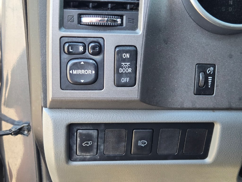 Used 2010 Toyota Sequoia Limited RWD image 33