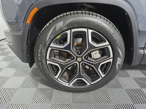 Used 2024 Rivian R1S Adventure Dual AWD/4WD image 9