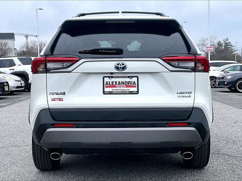 Used 2021 Toyota RAV4 Limited image 4