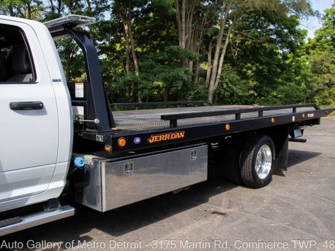 Used 2024 RAM 5500 4x4 Regular Cab image 19