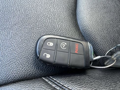 Used 2025 Jeep Compass Limited AWD/4WD image 21