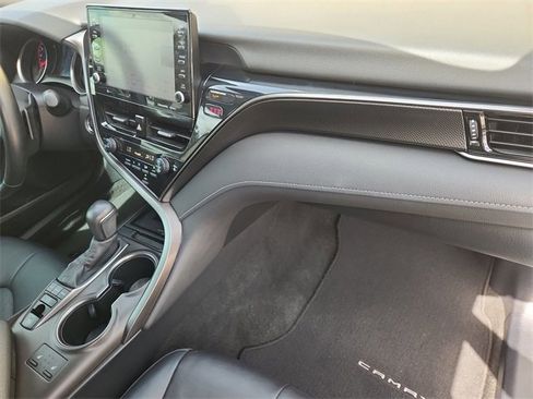 Used 2021 Toyota Camry XSE image 28