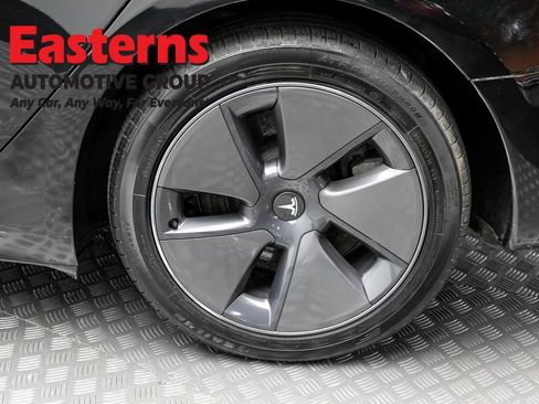 Used 2023 Tesla Model 3 Standard Range RWD image 8