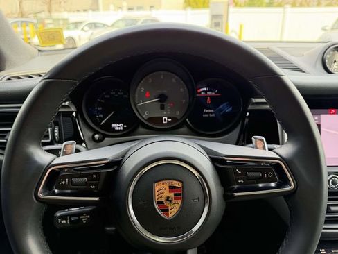 Certified 2023 Porsche Macan S AWD/4WD image 33