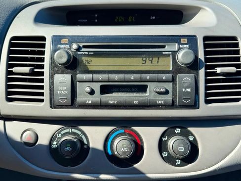 Used 2002 Toyota Camry LE FWD image 14