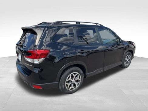 Used 2024 Subaru Forester Premium AWD/4WD image 8