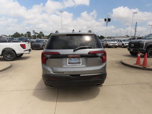 Used 2023 GMC Acadia SLE w/ Driver Convenience Package FWD image 13