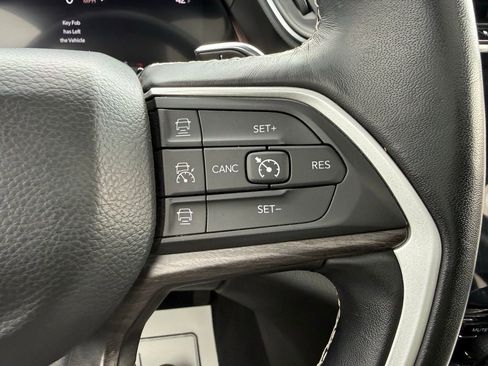 Used 2022 Jeep Grand Cherokee L Limited image 20