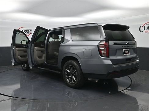 Used 2023 Chevrolet Suburban Z71 w/ Luxury Package image 33