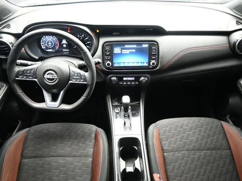 Used 2023 Nissan Kicks SR w/ Exterior Package FWD image 18
