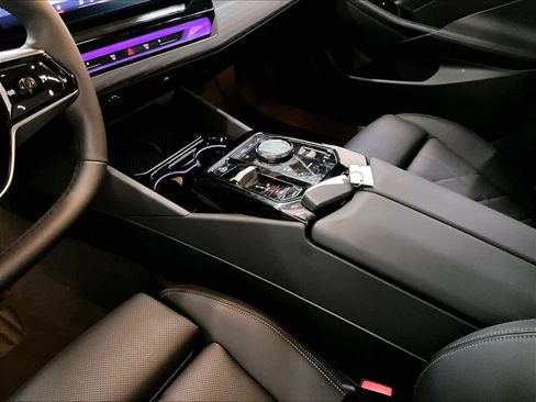 Certified 2026 BMW i5 eDrive40 image 19