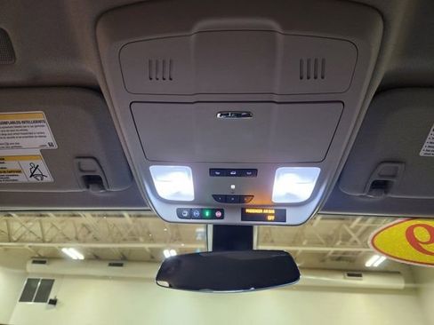 Used 2019 Buick Envision Essence image 17