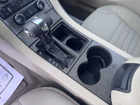 Used 2011 Ford Taurus SE image 25