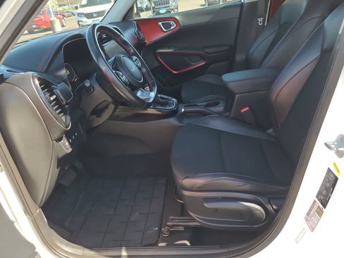 Used 2023 Kia Soul GT-Line image 19