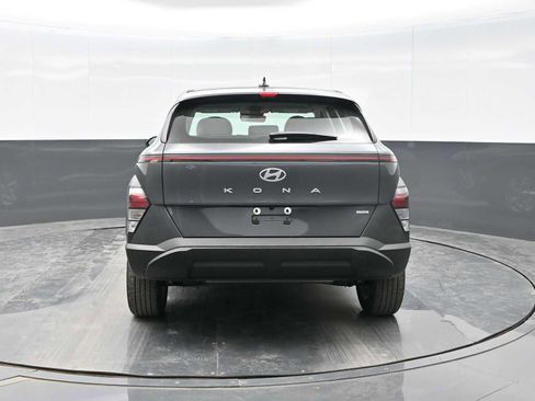 New 2026 Hyundai Kona SE image 6