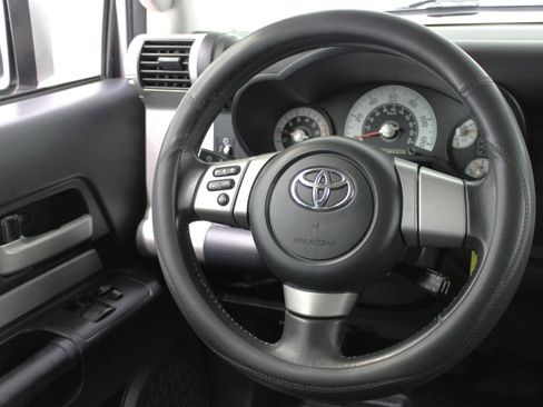 Used 2008 Toyota FJ Cruiser 2WD image 50