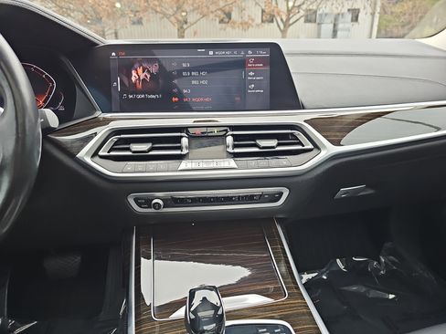 Used 2020 BMW X7 xDrive40i w/ Cold Weather Package image 22