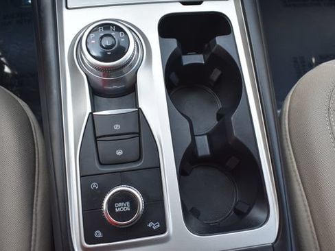 Used 2023 Ford Explorer XLT AWD/4WD image 29