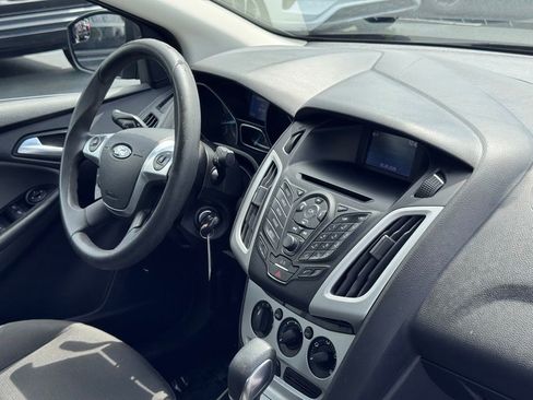 Used 2014 Ford Focus SE FWD image 4