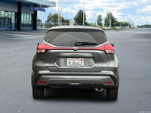 Used 2024 Nissan Kicks S image 7