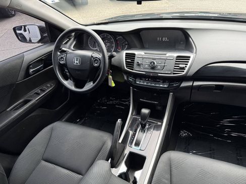 Used 2016 Honda Accord LX image 17