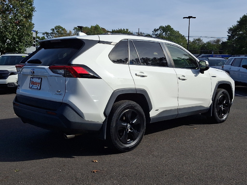 Used 2019 Toyota RAV4 LE w/ Carpet Mat Package AWD/4WD image 6