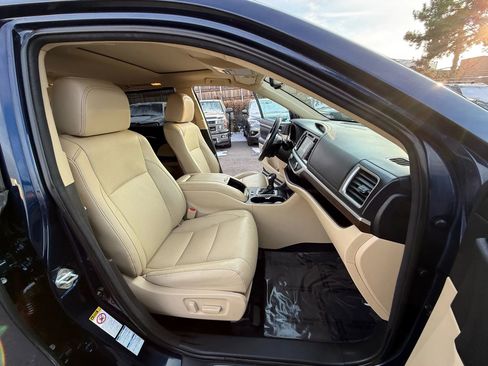 Used 2015 Toyota Highlander Limited image 28