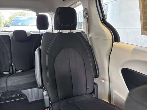 Used 2024 Chrysler Voyager LX FWD image 38